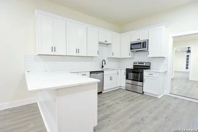 535 Austin St, Pleasanton, TX 78064 - #2