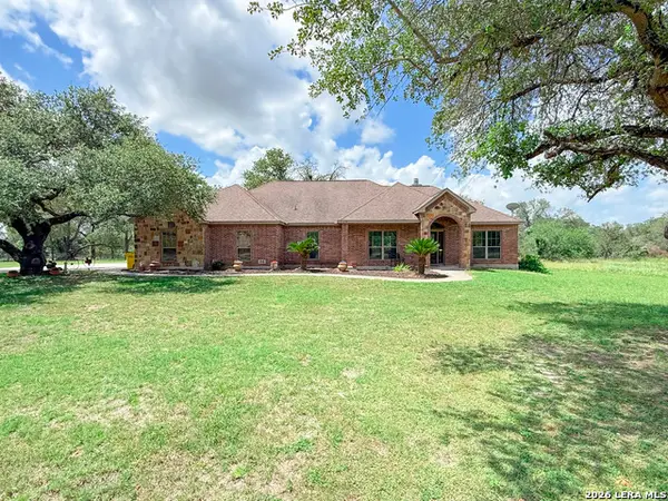 124 County Road 6879, Natalia, TX 78059