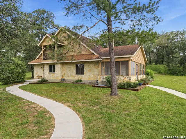 208 Oak Bend Dr, La Vernia, TX 78121 - #1