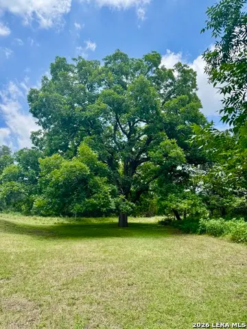 359 Bud Danner Dr, Leakey, TX 78873 - #1