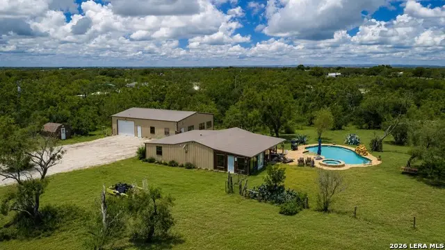 714 Veterans Dr, Sabinal, TX 78881 - #1