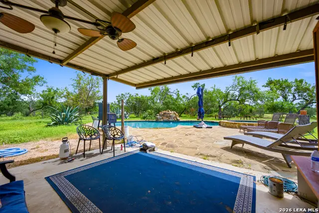 714 Veterans Dr, Sabinal, TX 78881 - #3
