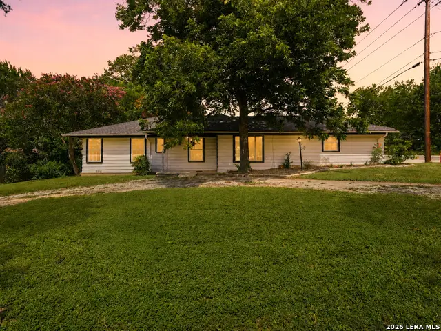 402 Stardust Dr, San Antonio, TX 78228 - #2