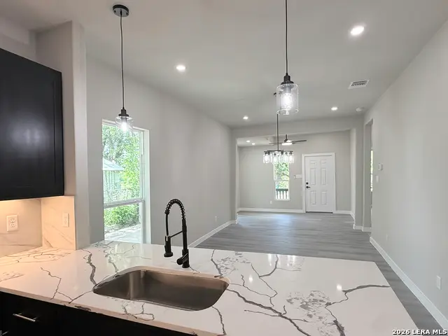 1719 W Houston, San Antonio, TX 78207 - #3