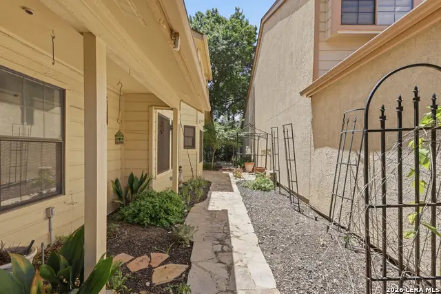 28 Courtside Cir, San Antonio, TX 78216 - #2
