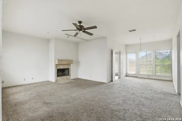6100 Woodlake Pkwy #605, San Antonio, TX 78244