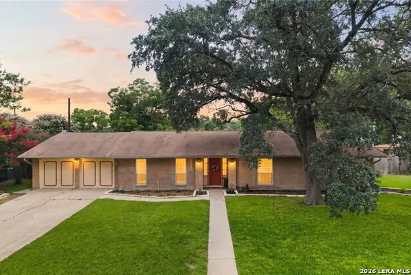 421 Windcrest Dr., Windcrest, TX 78239
