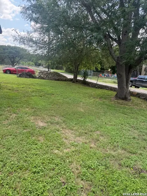 149 Live Oak Ln, Lakehills, TX 78063 - #2