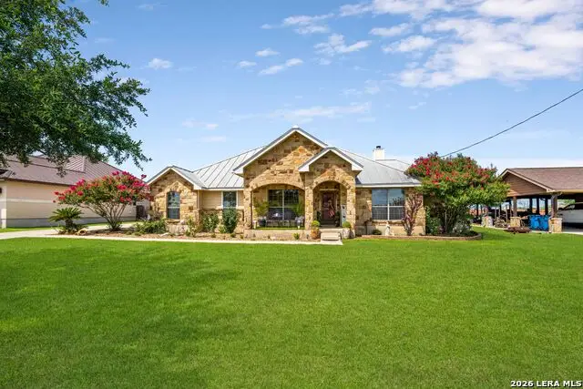 630 N Dickson St, Poth, TX 78147 - #2