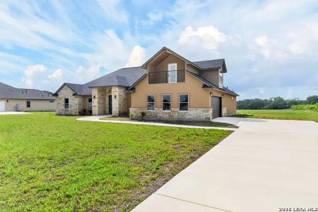 956 Horseshoe Falls, Bandera, TX 78003 - #2