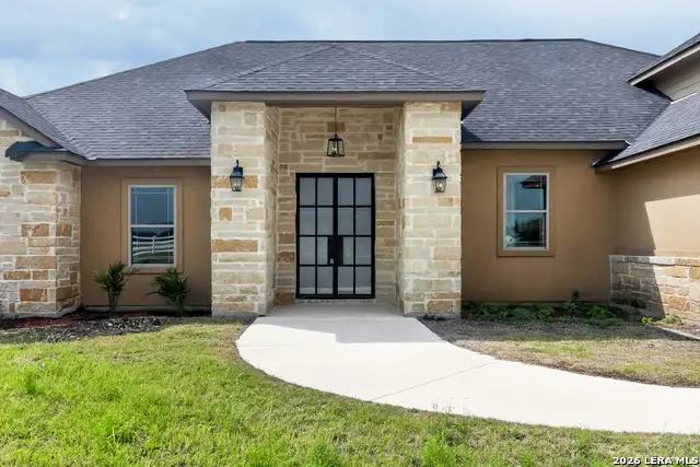 956 Horseshoe Falls, Bandera, TX 78003 - #3