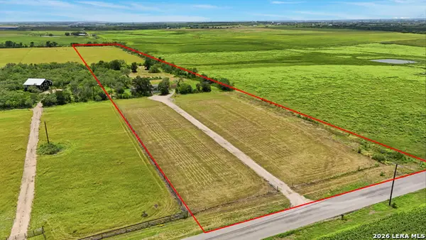 670 Nickerson Farms Rd, Seguin, TX 78155