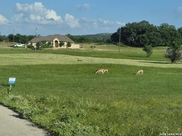 201 Spanish Grant Cir, Bandera, TX 78003 - #1
