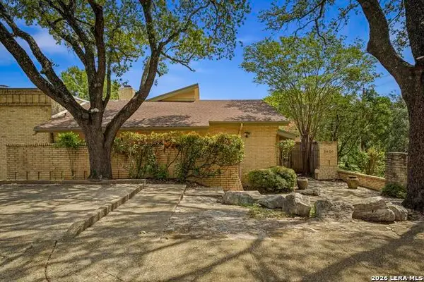 3800 E Songbird Ln, San Antonio, TX 78229