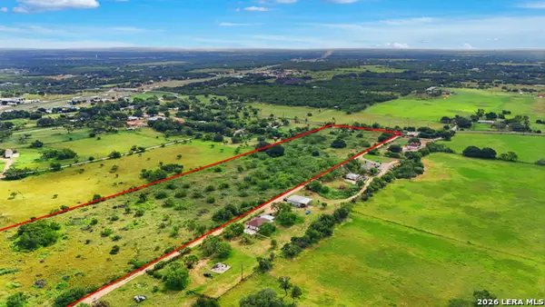18291 Luckey Rd, Atascosa, TX 78002