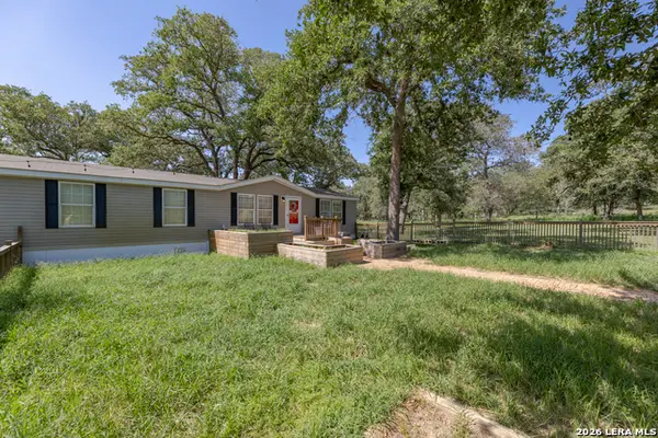 111 Longhorn Rd, Stockdale, TX 78160