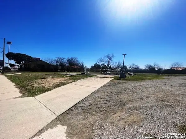 2122 E Southcross Blvd, San Antonio, TX 78223