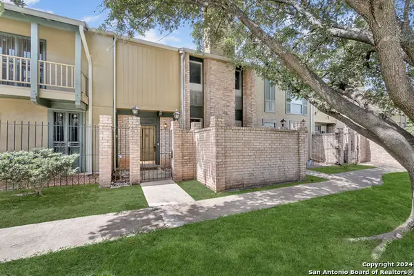3678 Hidden Dr #408, San Antonio, TX 78217