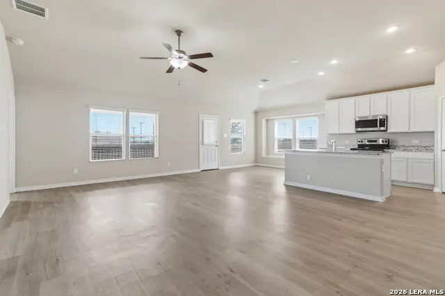 2961 Greenbriar, Seguin, TX 78155 - #3