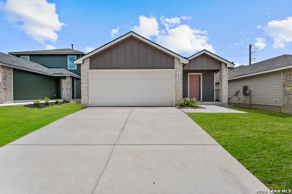 16048 Mahogany Way, Elmendorf, TX 78112
