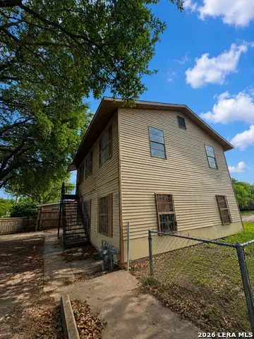 9027 Garnett Ave, San Antonio, TX 78221 - #3