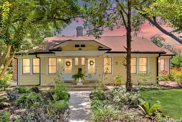 222 Redwood St, Alamo Heights, TX 78209 - #1