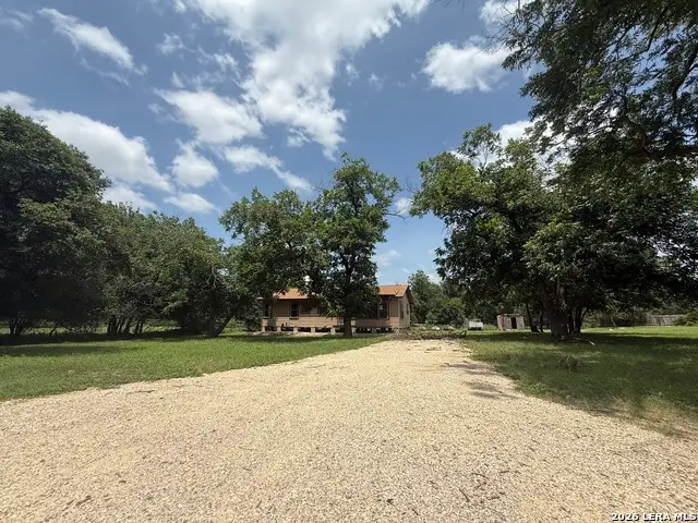 1201 Avenue J, Hondo, TX 78861 - #2