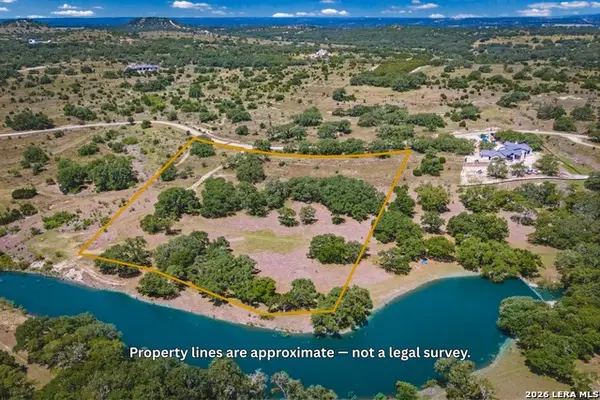 1364 N Walnut Springs Rd, Johnson City, TX 78636