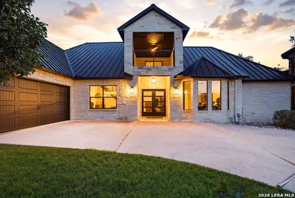302 Left Ln, Horseshoe Bay, TX 78657