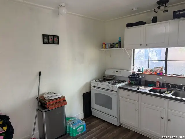 325 Sims, San Antonio, TX 78225 - #2