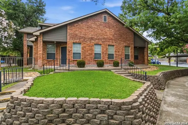 74 Chapel Hill Cir #74, San Antonio, TX 78240