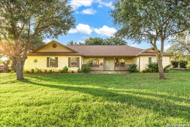 155 Country Gdns, La Vernia, TX 78121 - #1