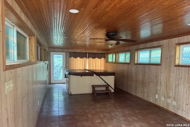 2204 Edison Dr, San Antonio, TX 78201 - #2