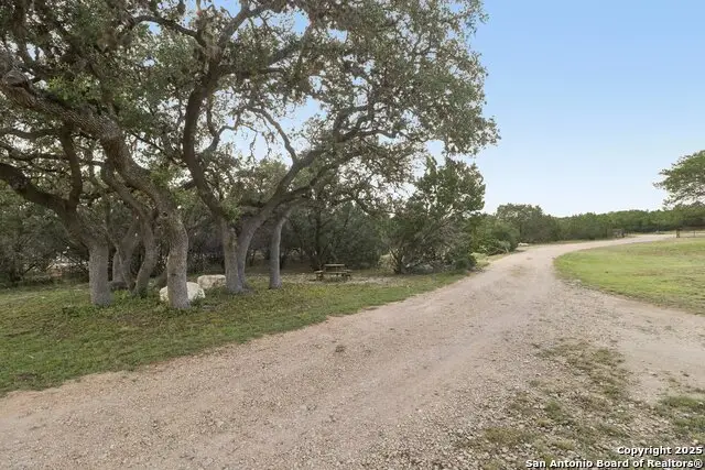 160 Deer View Dr, Pipe Creek, TX 78063 - #2