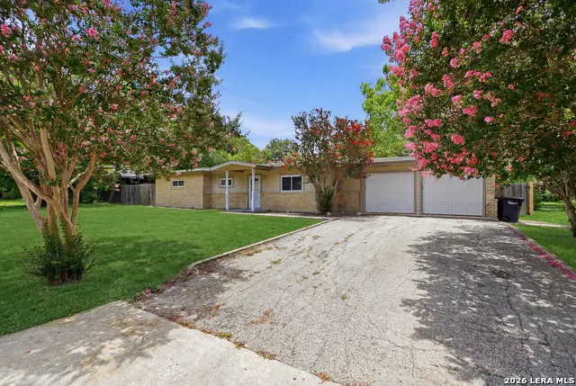1032 S Mesquite, New Braunfels, TX 78130 - #2