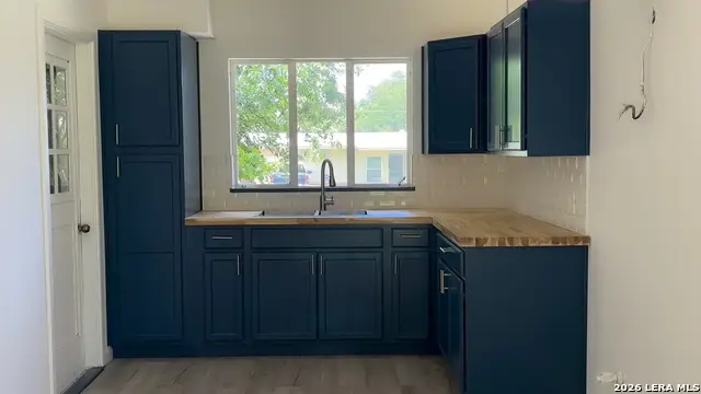 102 Cyril, San Antonio, TX 78218 - #2