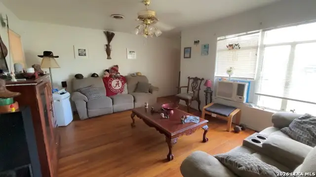 106 Cyril, San Antonio, TX 78218 - #2