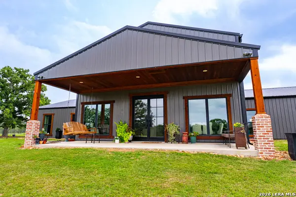 3350 Fm 1104, Kingsbury, TX 78638