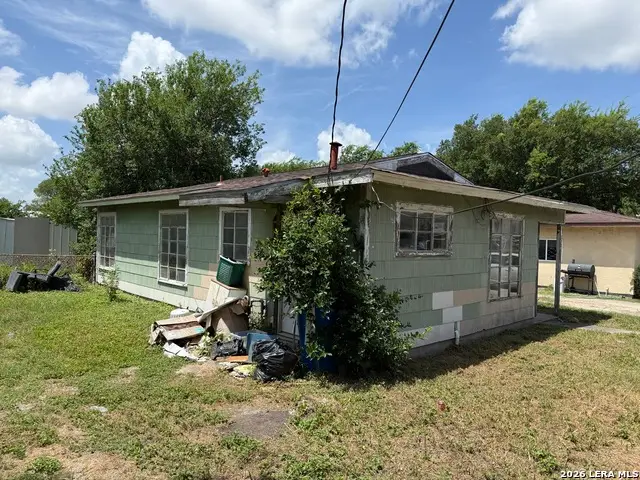 318 Sterling St, San Antonio, TX 78220 - #2