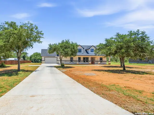 117 W Short Meadow Dr, Lytle, TX 78052 - #2