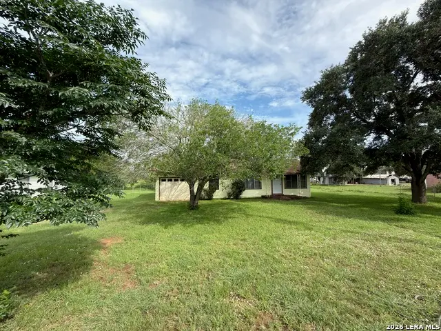 1920 Sutherland Springs Rd, Floresville, TX 78114 - #3
