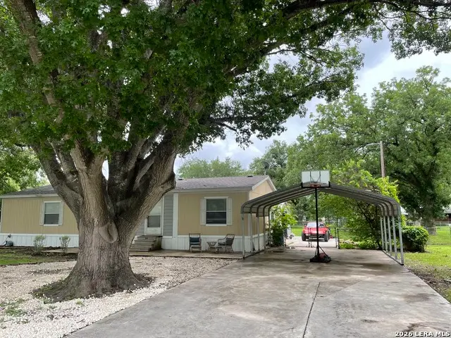 321 Elm Dr., McQueeney, TX 78123 - #2