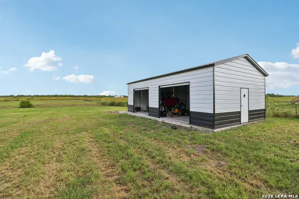 2629 Fm 1332, Jourdanton, TX 78026