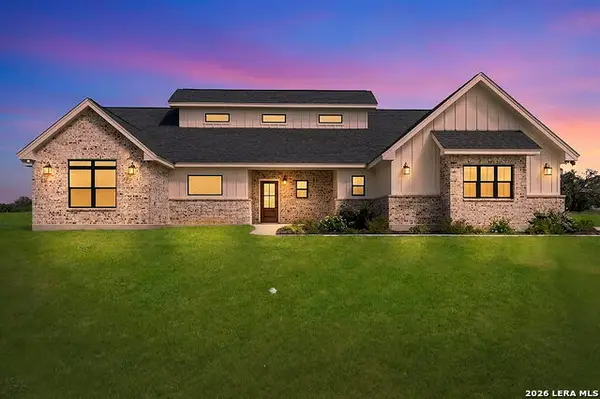 156 Firewheel Loop, Floresville, TX 78114