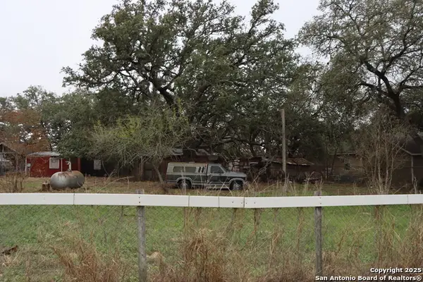 367 Waxwing, Poteet, TX 78065