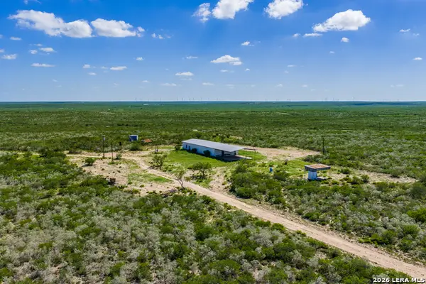 111 Los Lomas Ranch Road, Freer, TX 78357