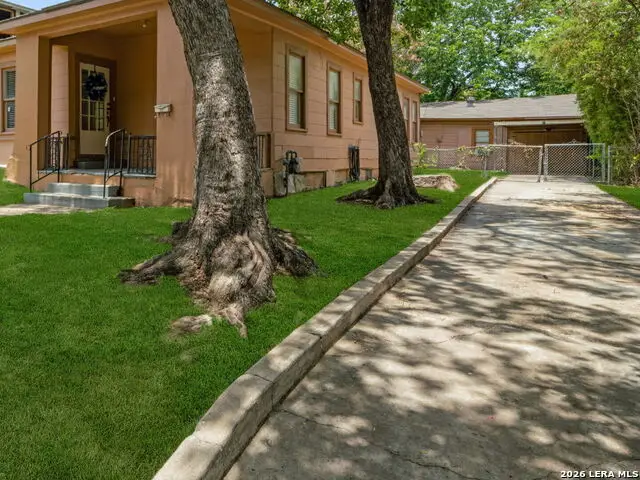1023 W French Pl, San Antonio, TX 78212 - #2