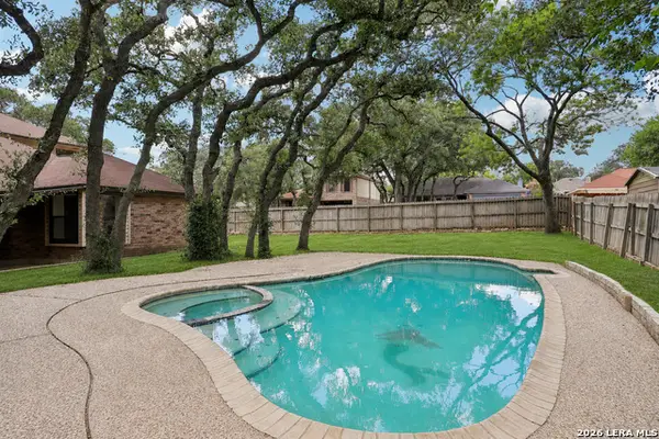 11202 Forest Shower, Live Oak, TX 78233