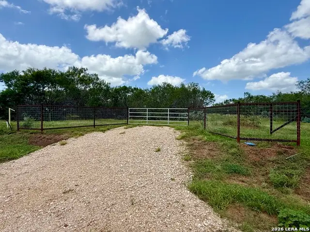 2253 County Road 332, Charlotte, TX 78011 - #2