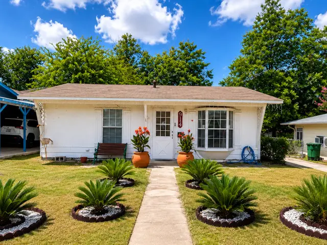 914 Glamis Ave, San Antonio, TX 78223 - #2